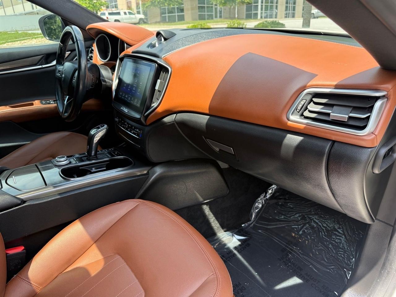 Maserati Ghibli  2019