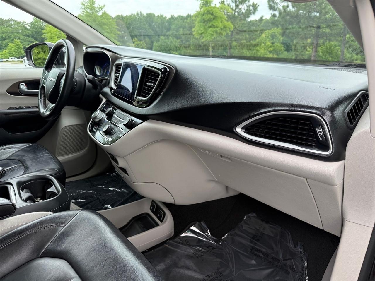 Chrysler Pacifica  2017