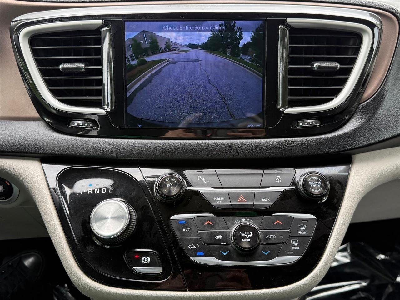 Chrysler Pacifica  2017