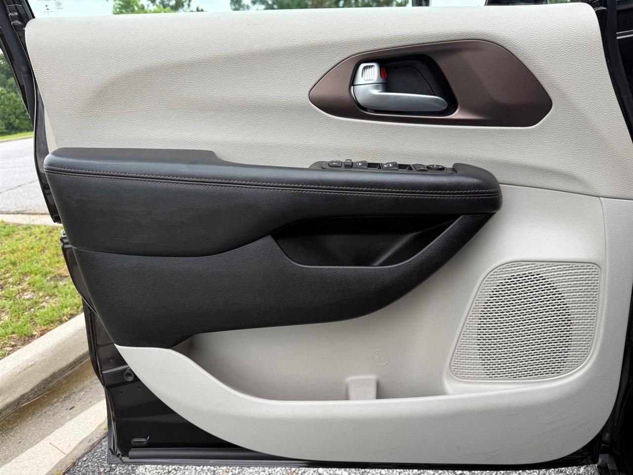 Chrysler Pacifica  2017
