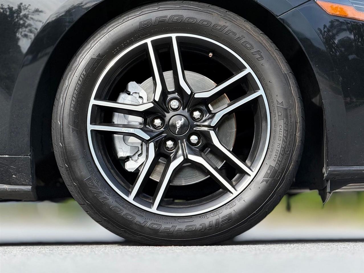 Ford Mustang  2020