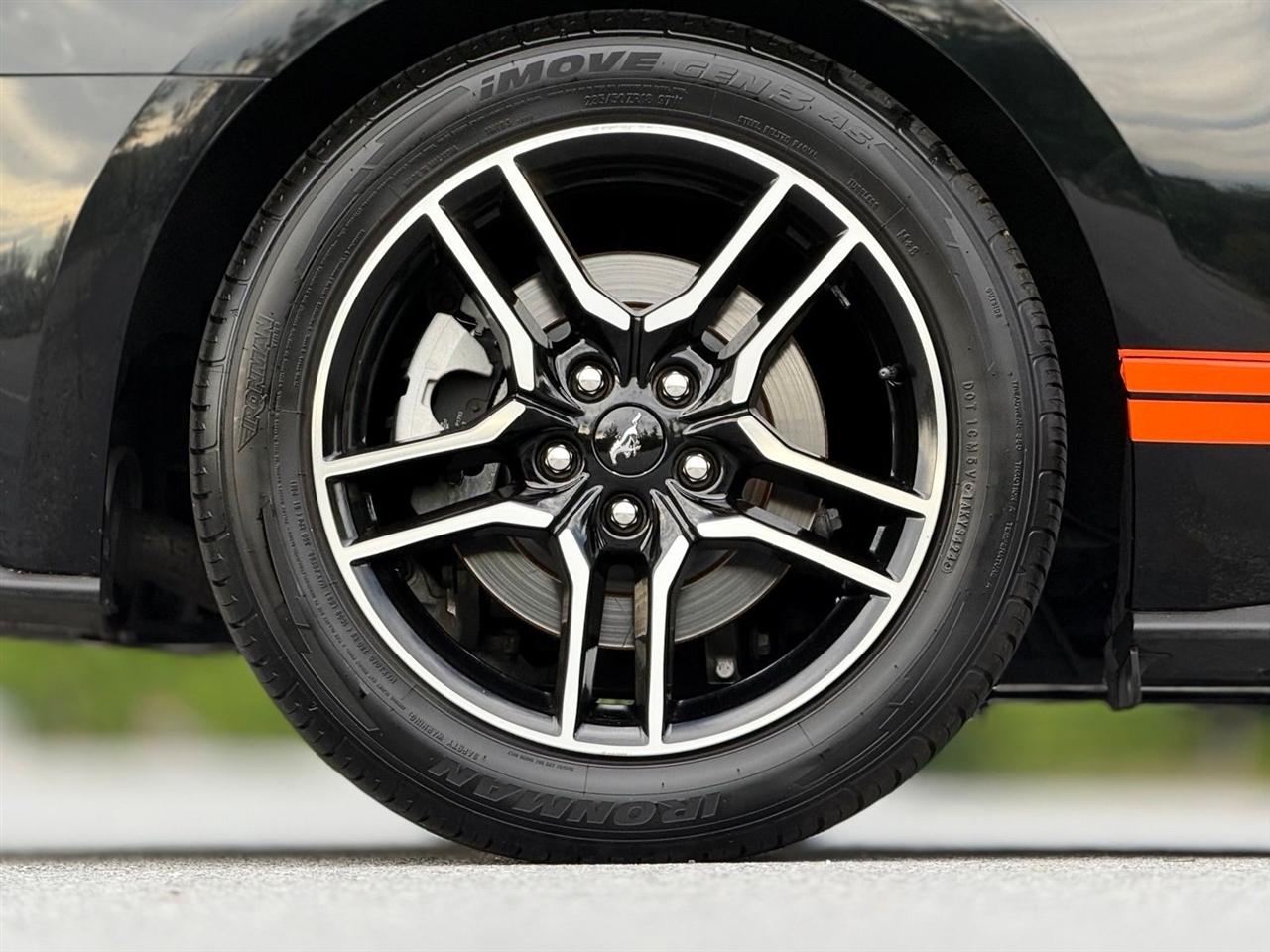 Ford Mustang  2020