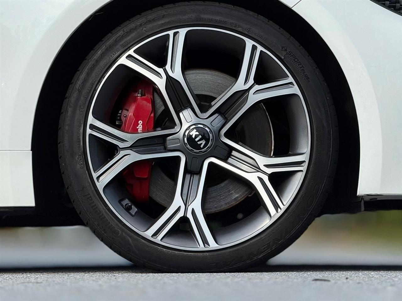 Kia Stinger  2020