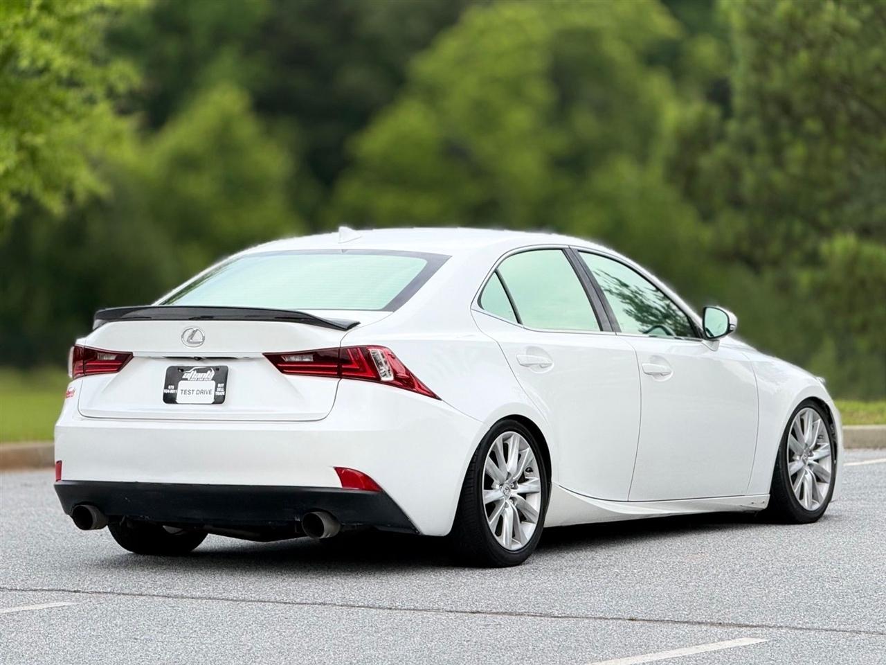 Lexus IS 200t  2016