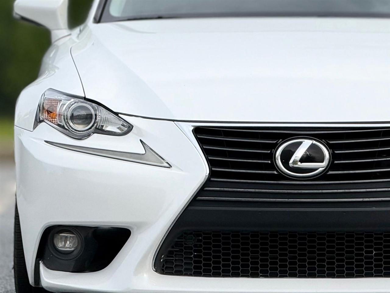 Lexus IS 200t  2016