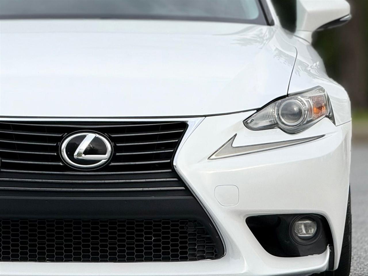 Lexus IS 200t  2016