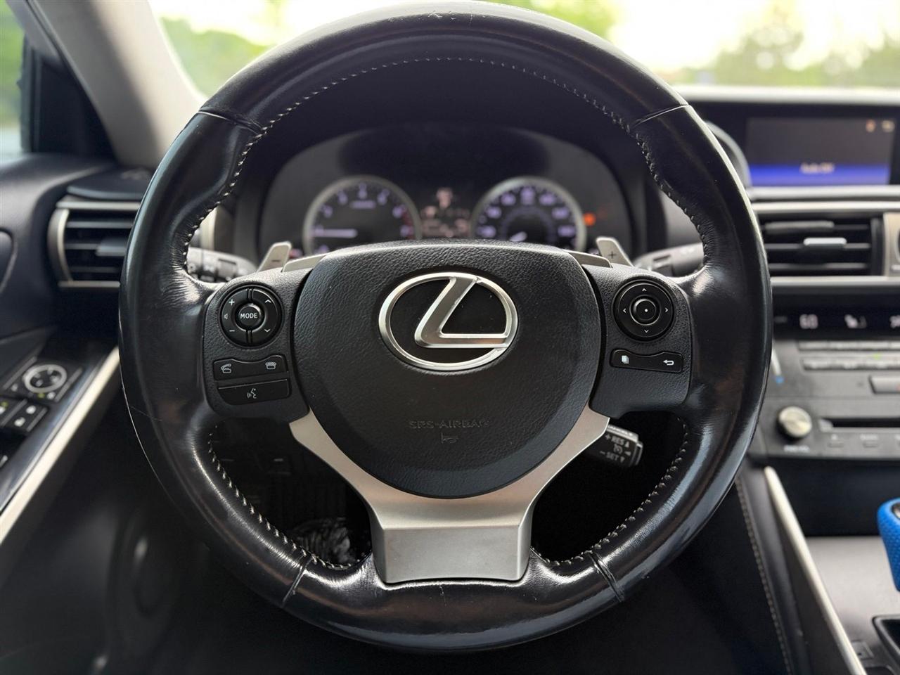 Lexus IS 200t  2016