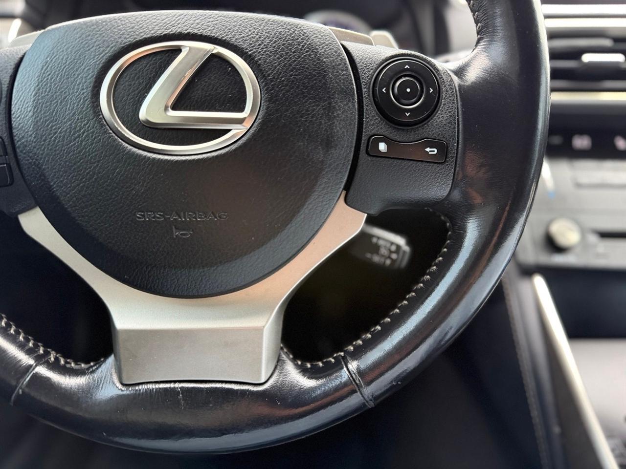 Lexus IS 200t  2016