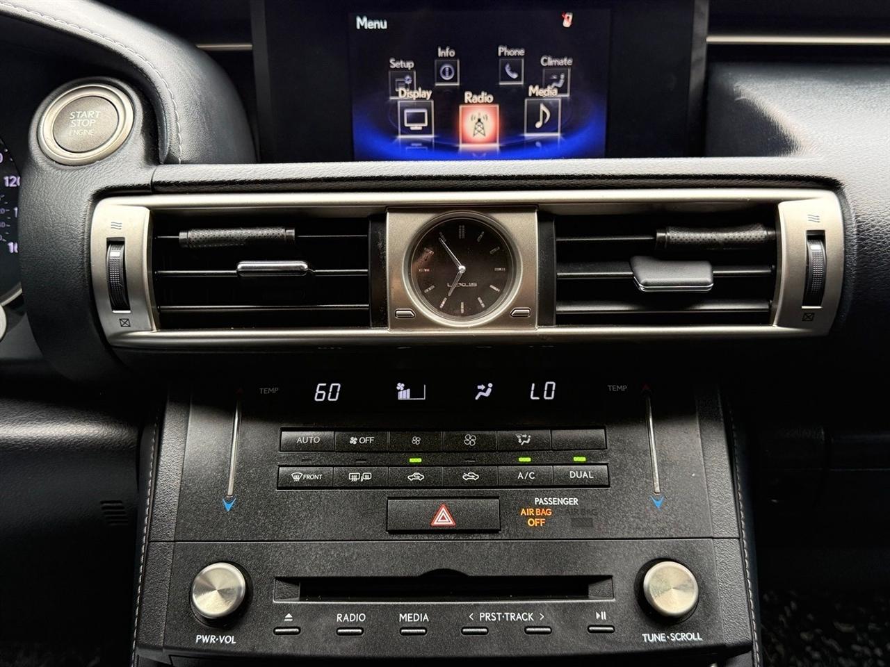 Lexus IS 200t  2016