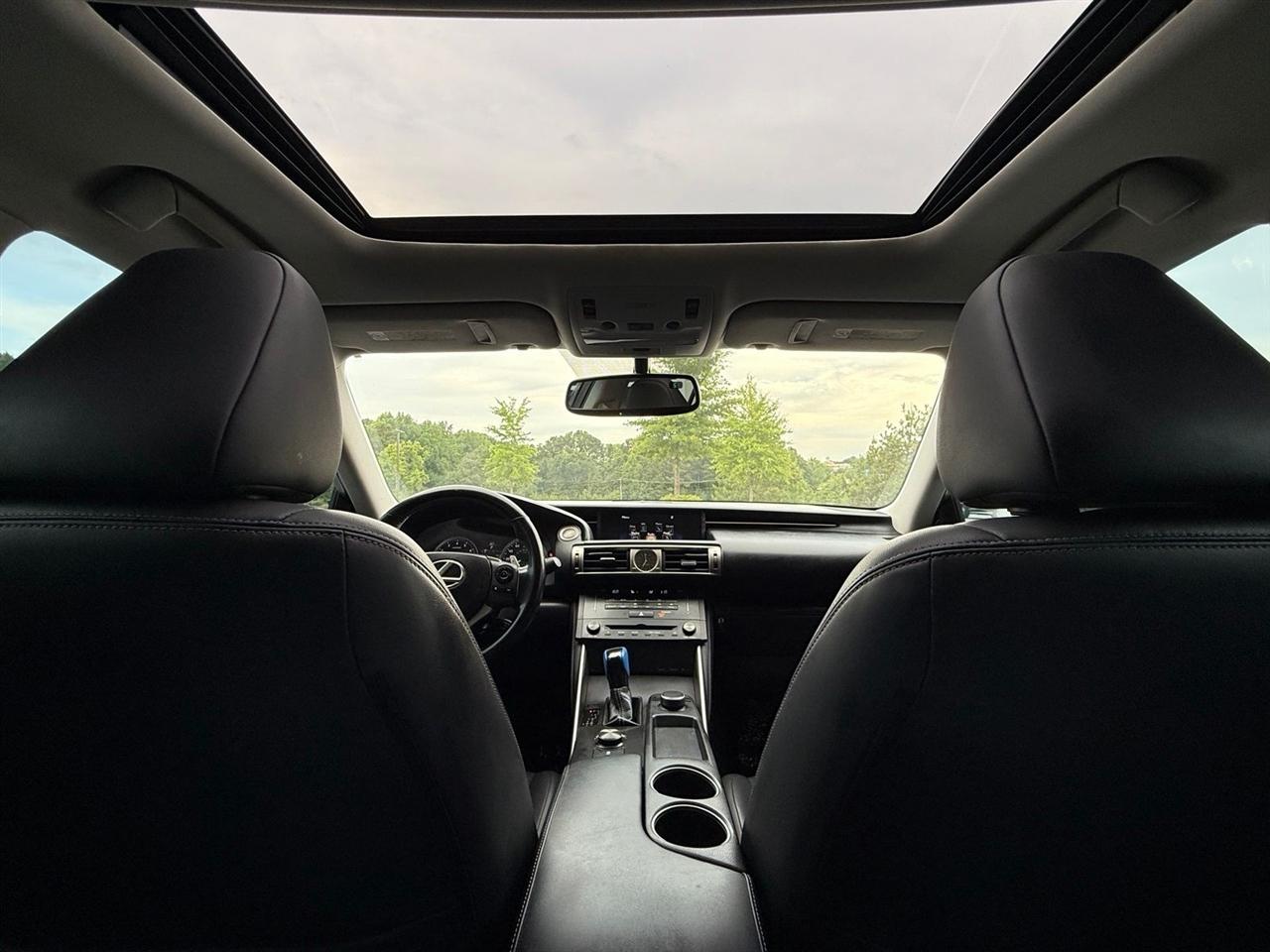Lexus IS 200t  2016