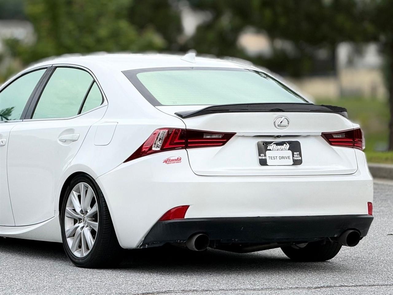 Lexus IS 200t  2016