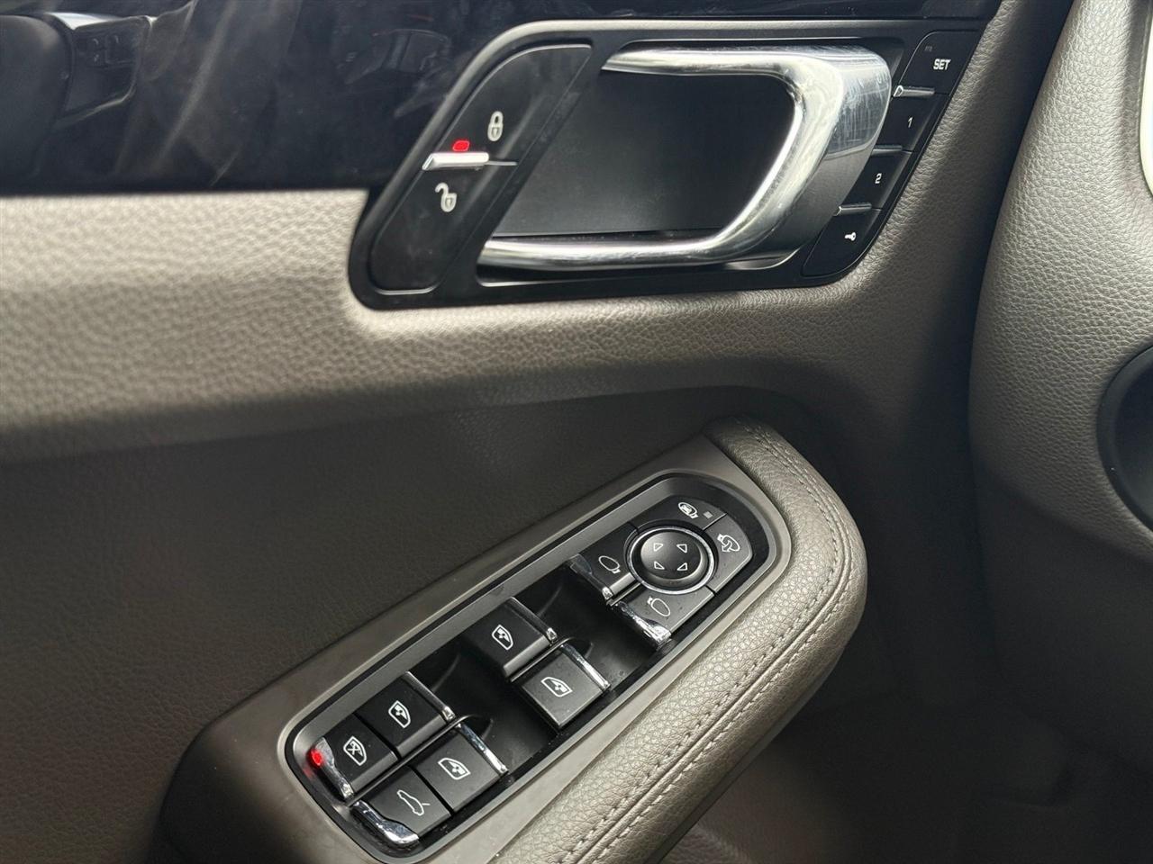 Porsche Macan  2015