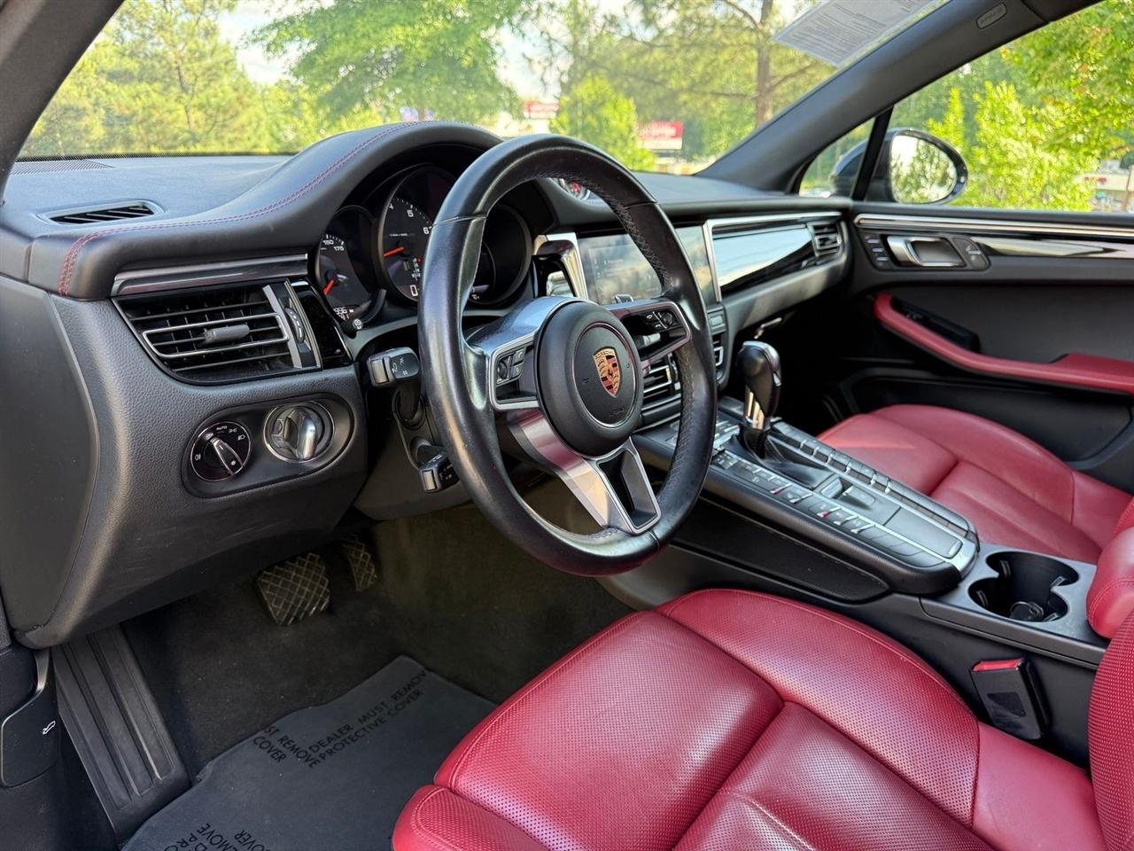 Porsche Macan  2020