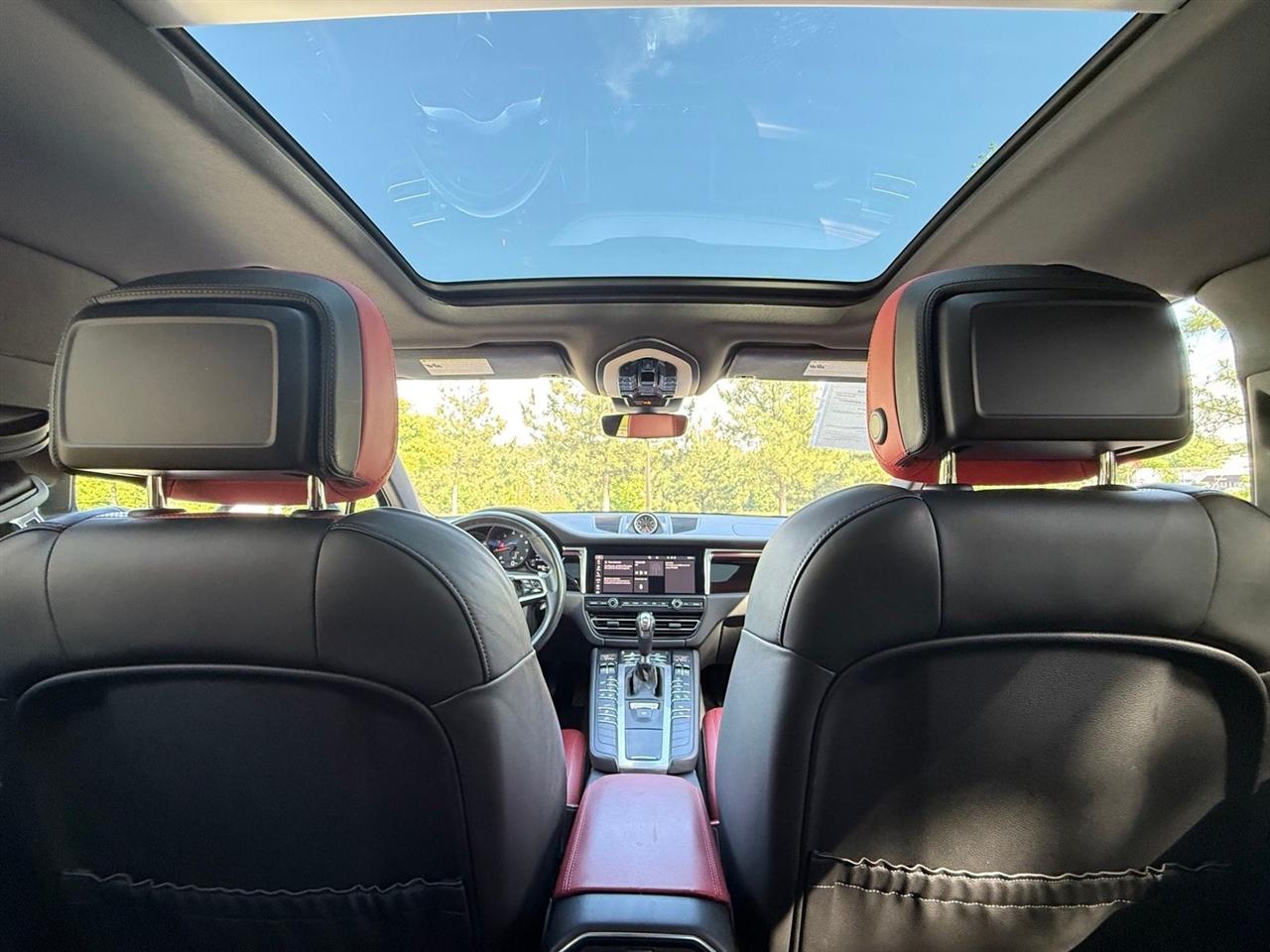 Porsche Macan  2020