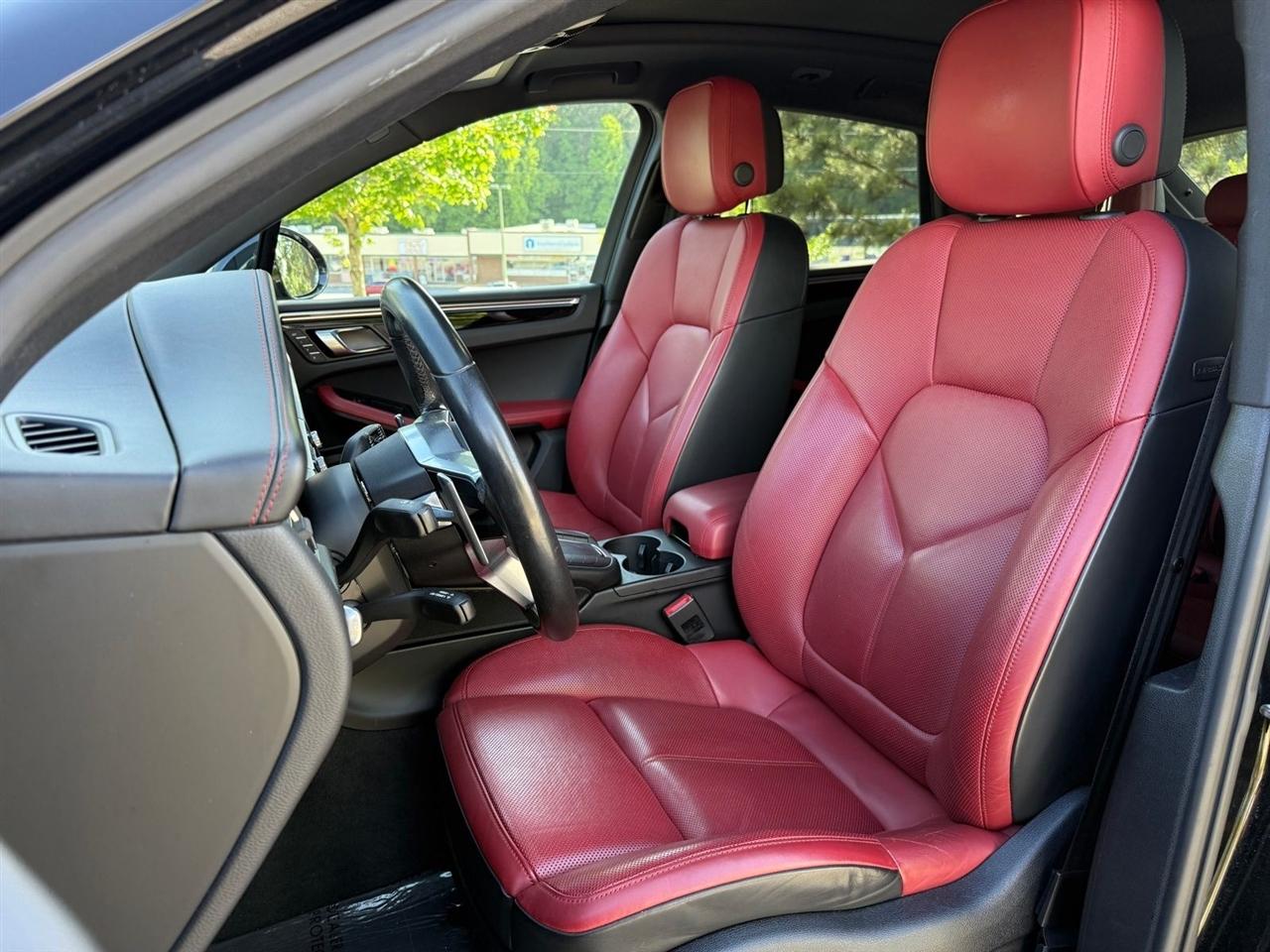 Porsche Macan  2020