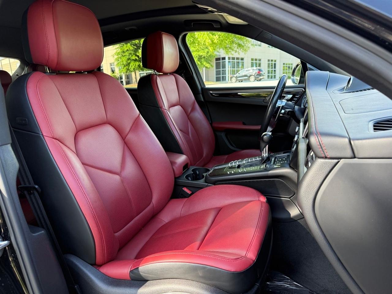 Porsche Macan  2020