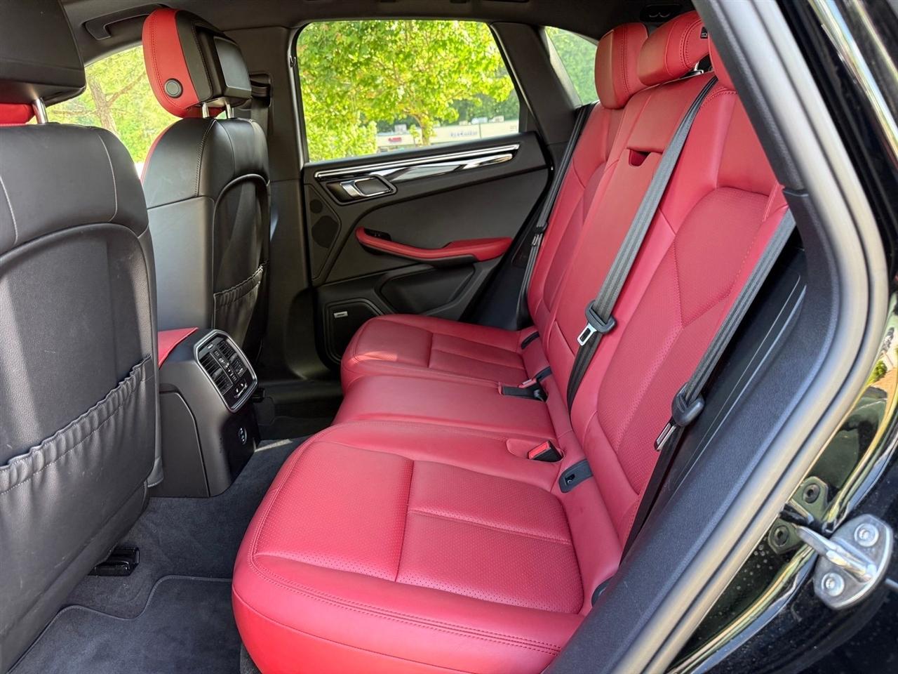 Porsche Macan  2020