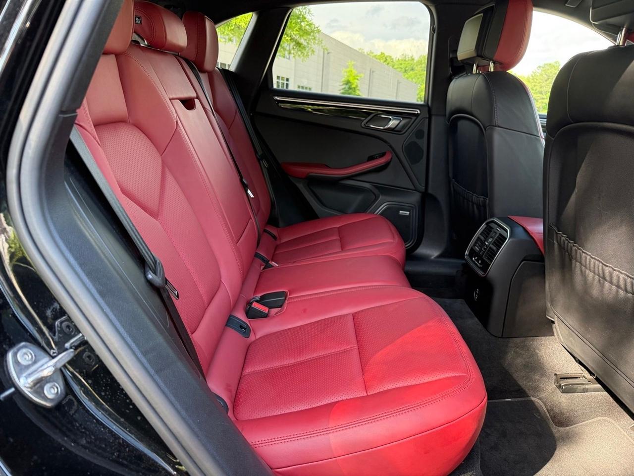 Porsche Macan  2020