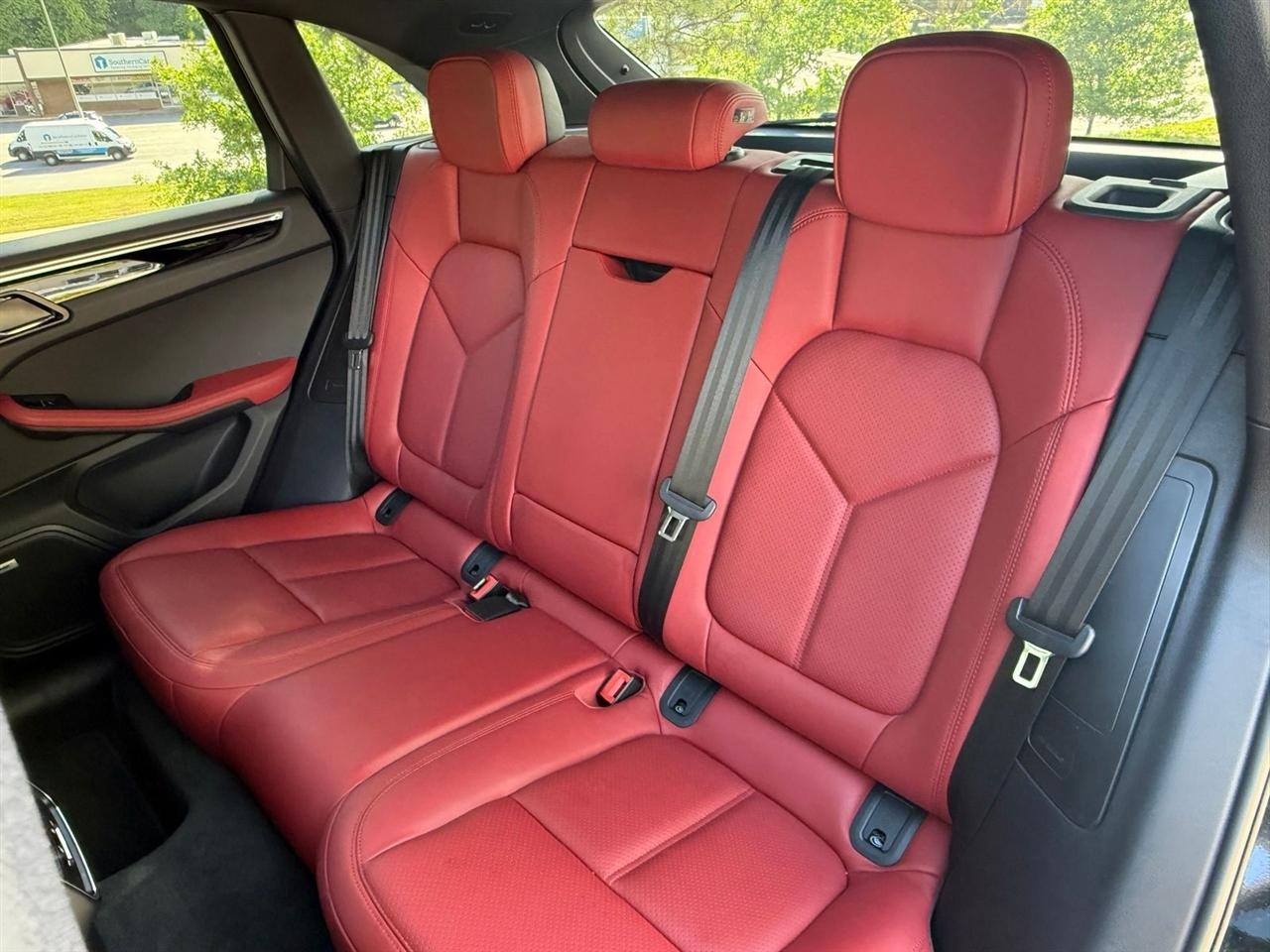 Porsche Macan  2020