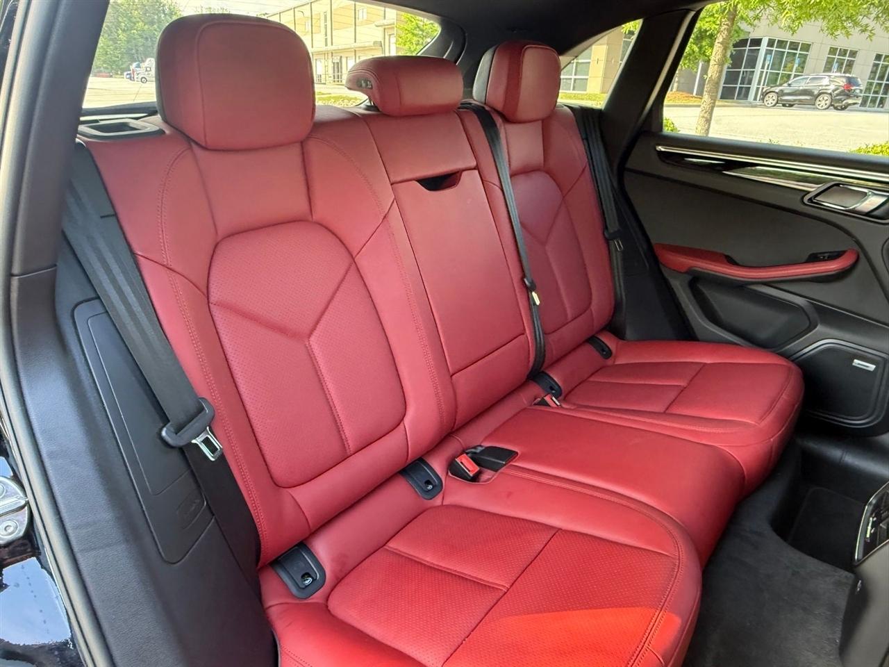 Porsche Macan  2020