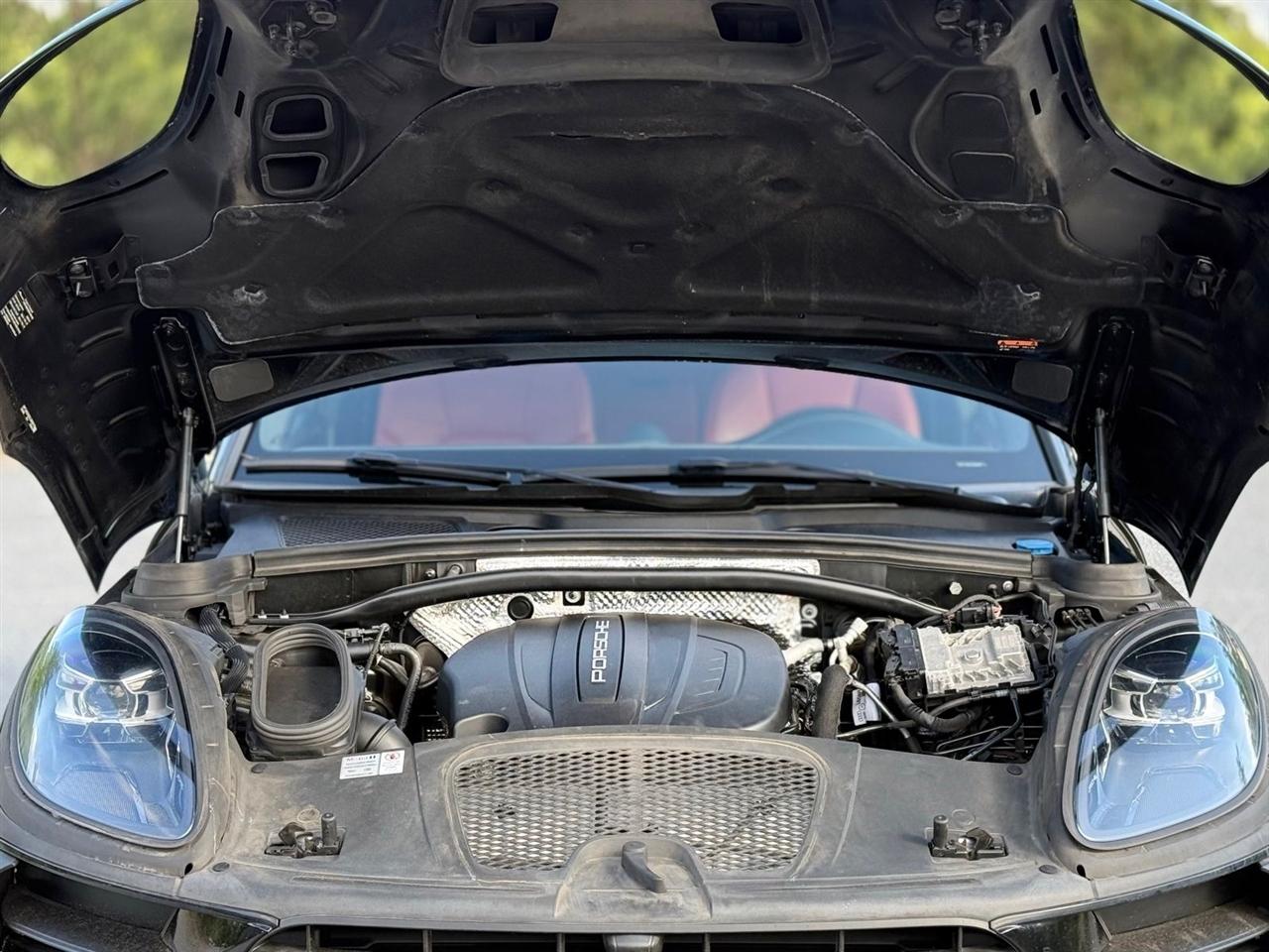 Porsche Macan  2020