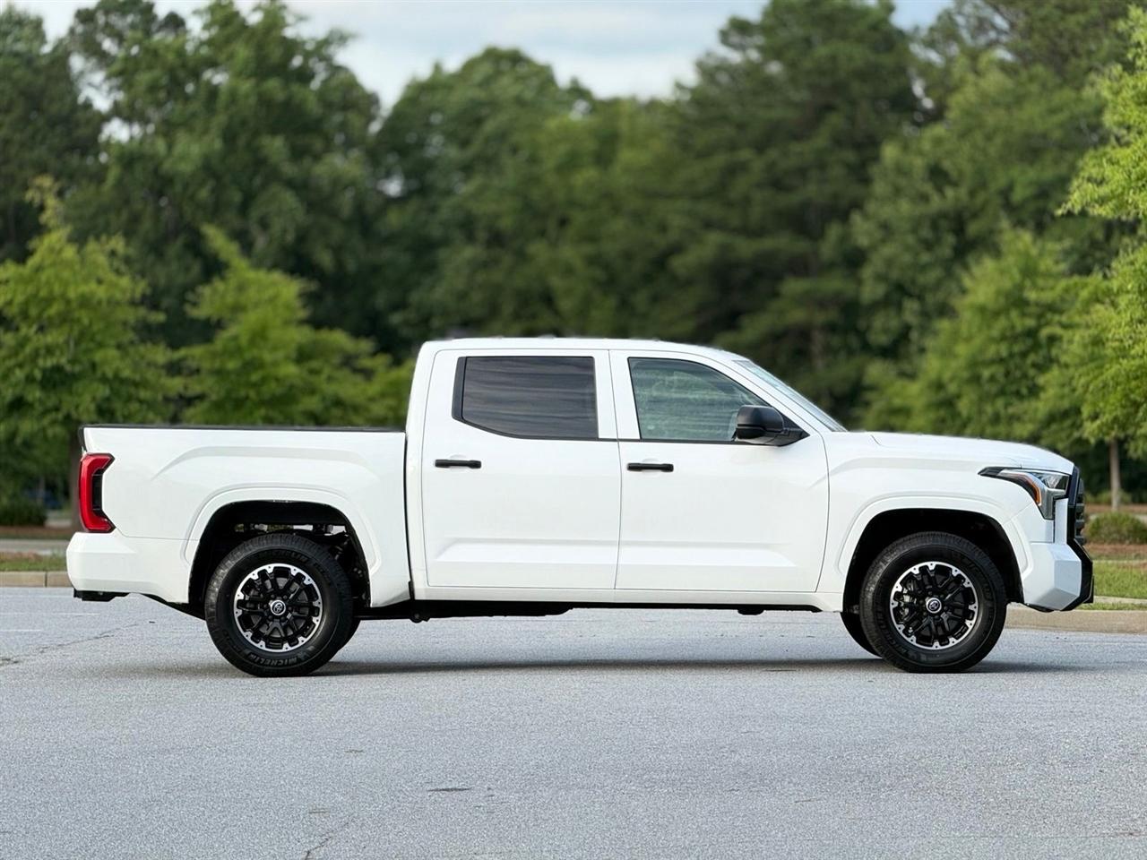 Toyota Tundra 4WD  2024