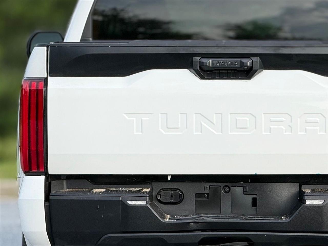 Toyota Tundra 4WD  2024