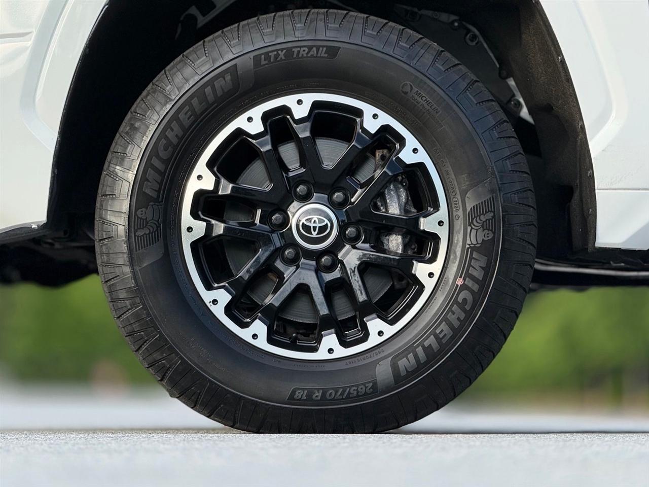 Toyota Tundra 4WD  2024
