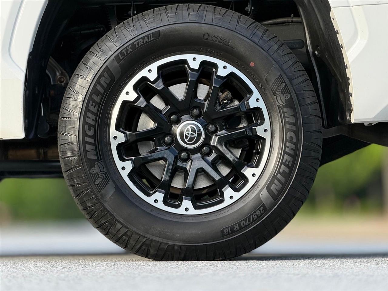 Toyota Tundra 4WD  2024