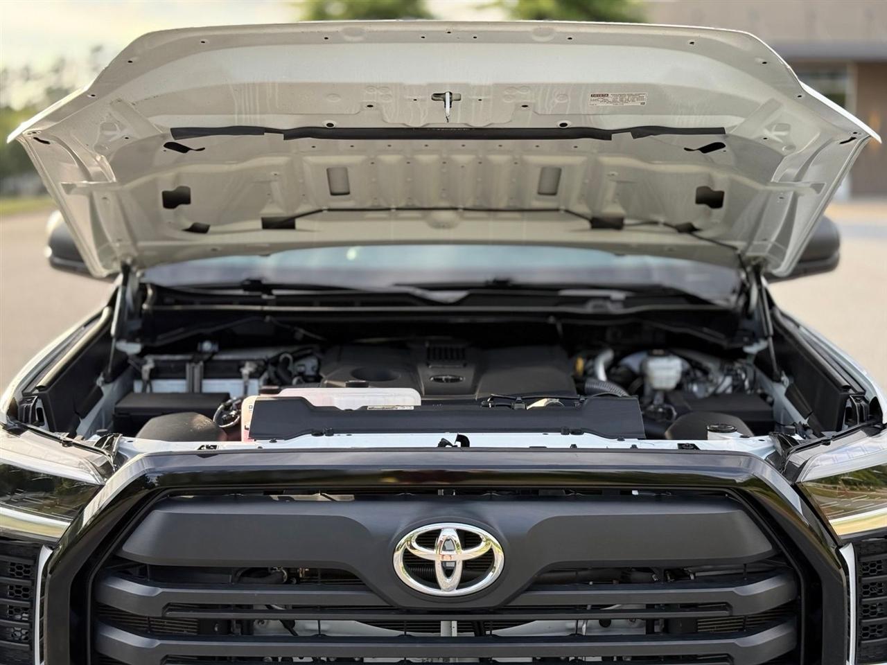 Toyota Tundra 4WD  2024