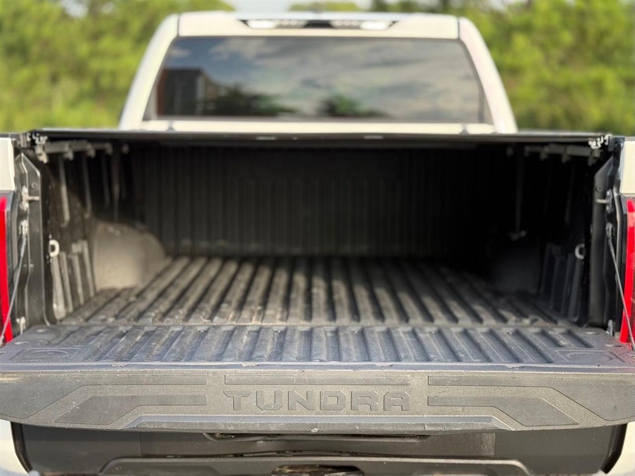 Toyota Tundra 4WD  2024