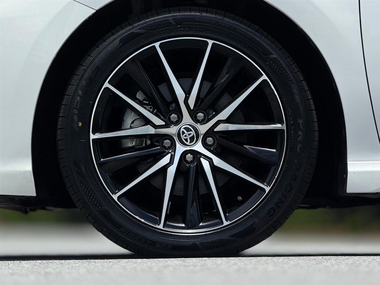Toyota Camry  2023