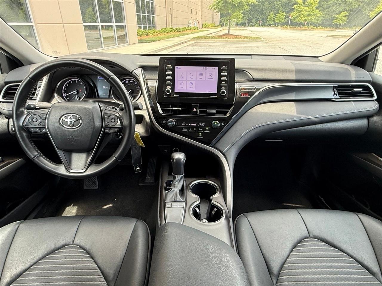Toyota Camry  2023