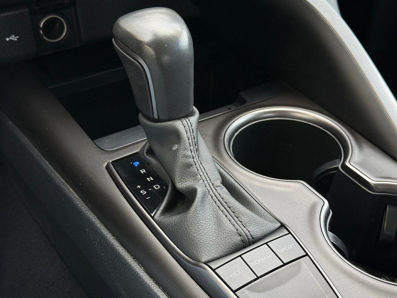 Toyota Camry  2023