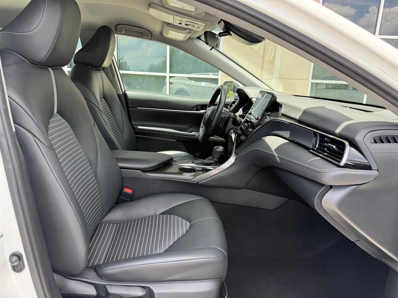 Toyota Camry  2023
