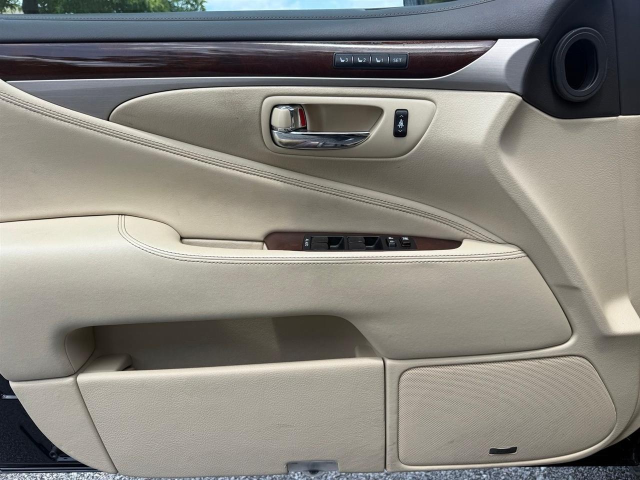 Lexus LS  2017
