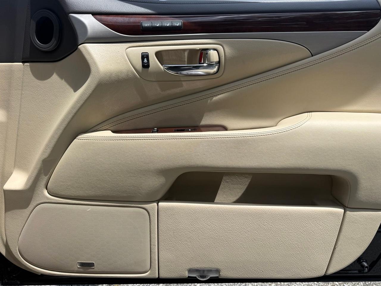 Lexus LS  2017
