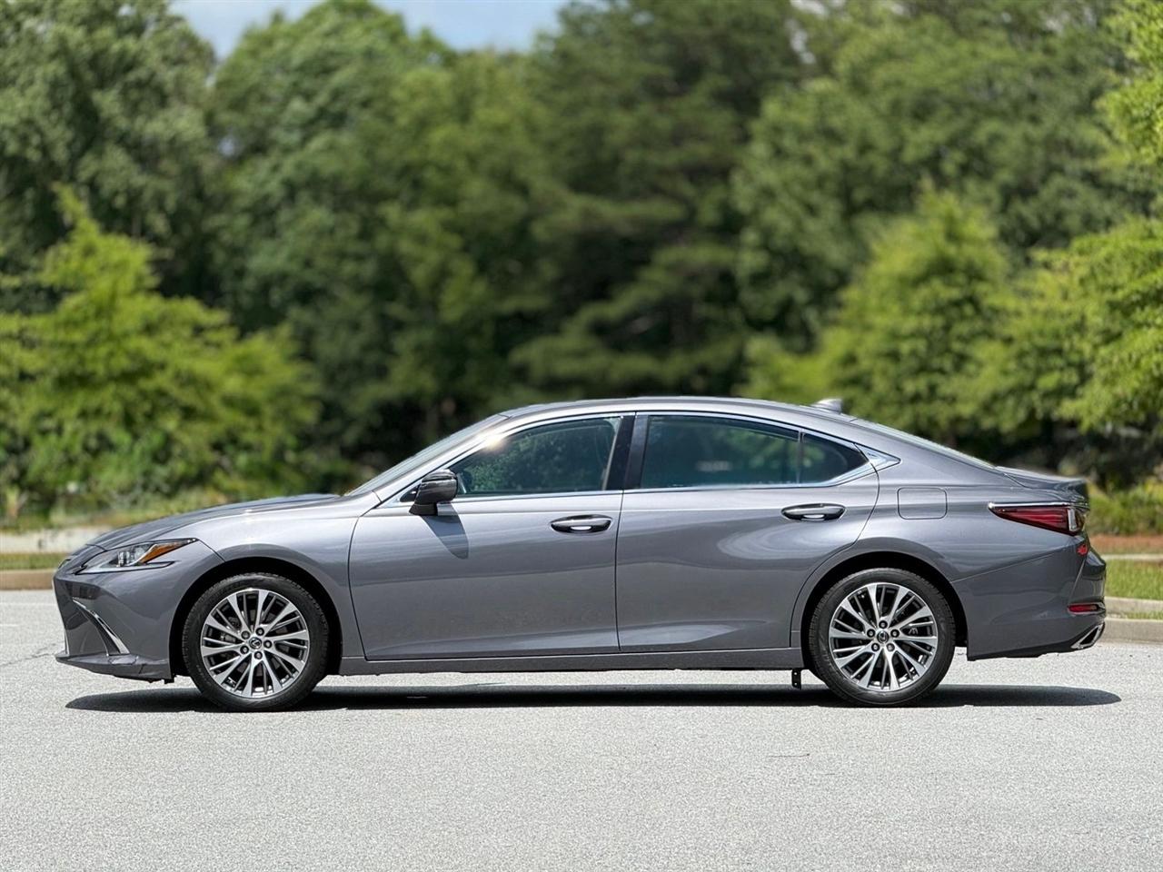 Lexus ES  2019