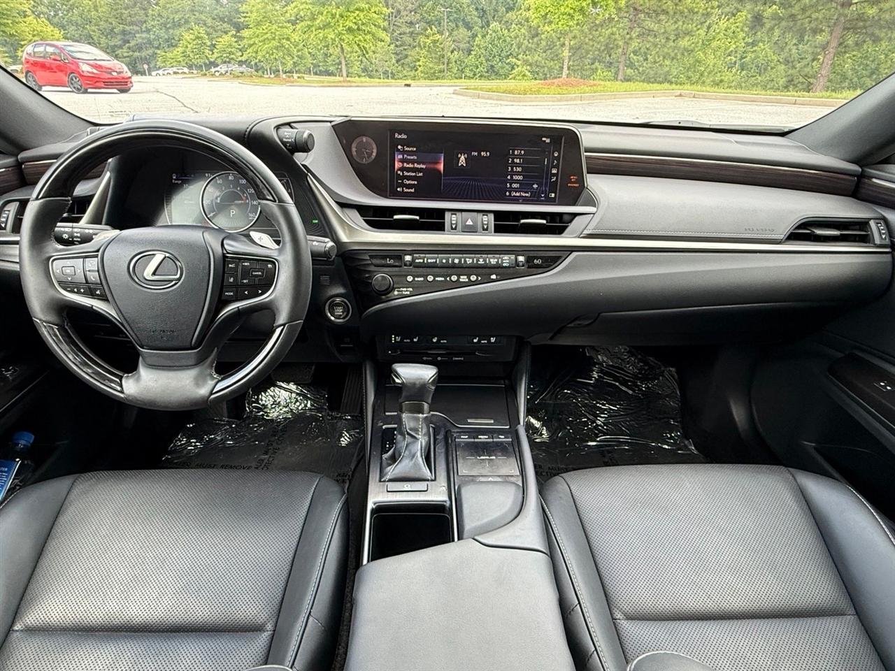 Lexus ES  2019