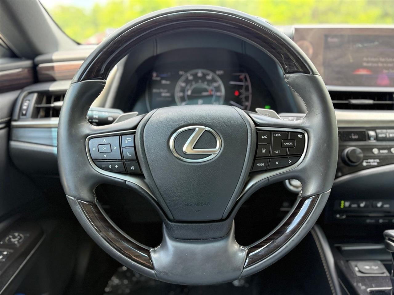Lexus ES  2019