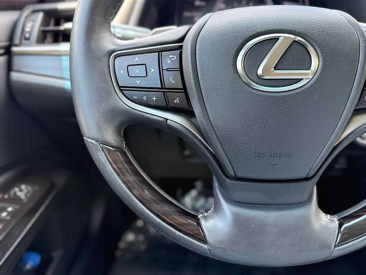 Lexus ES  2019