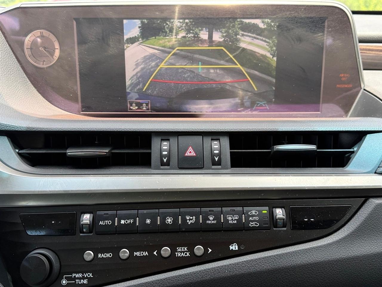 Lexus ES  2019