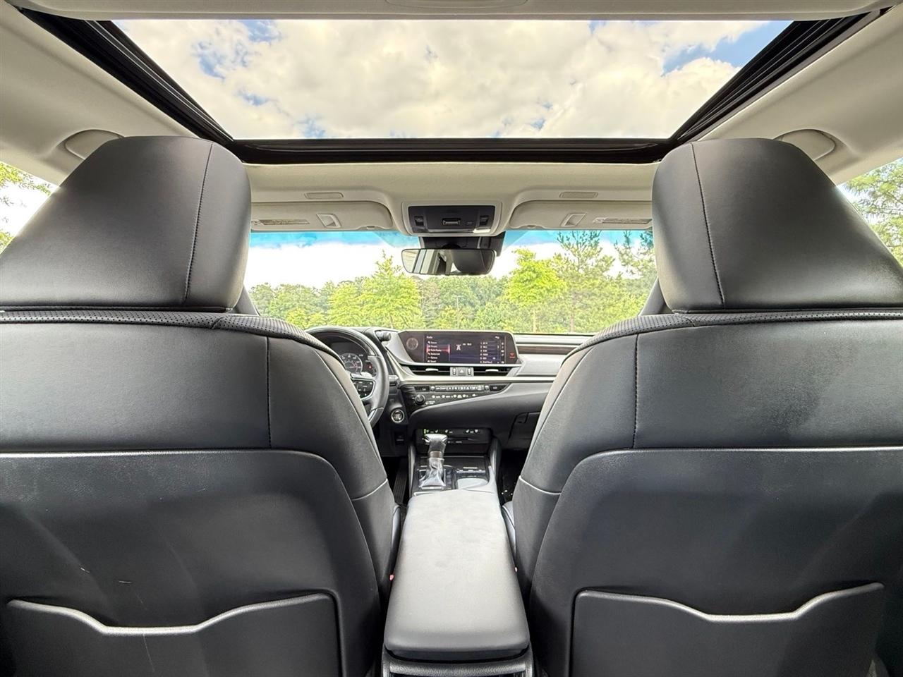 Lexus ES  2019
