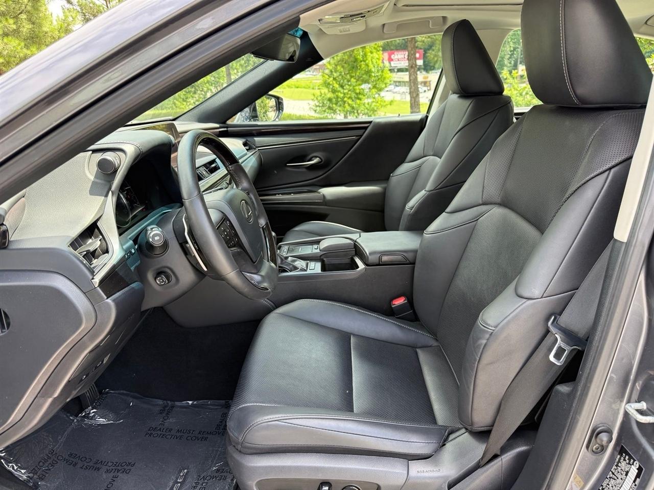 Lexus ES  2019