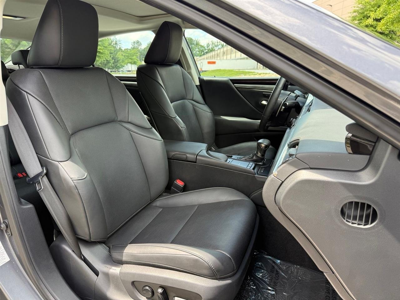 Lexus ES  2019