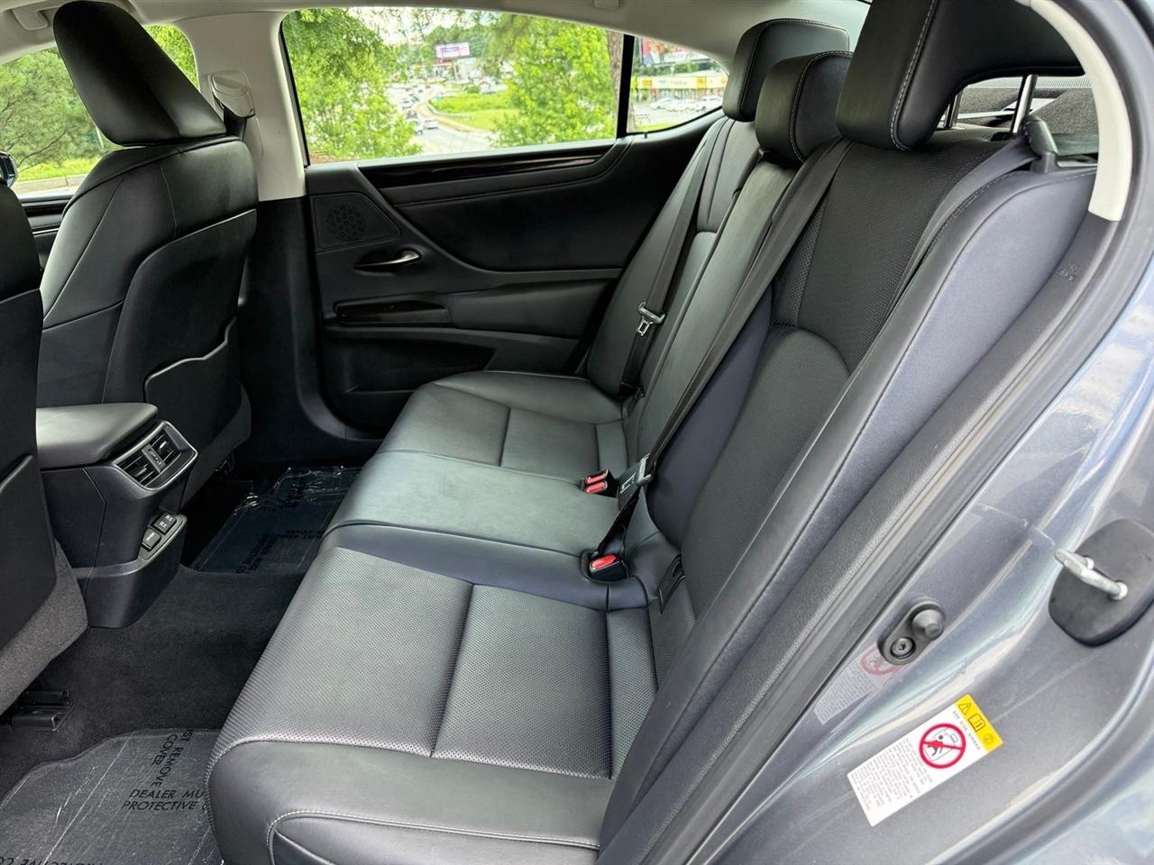 Lexus ES  2019