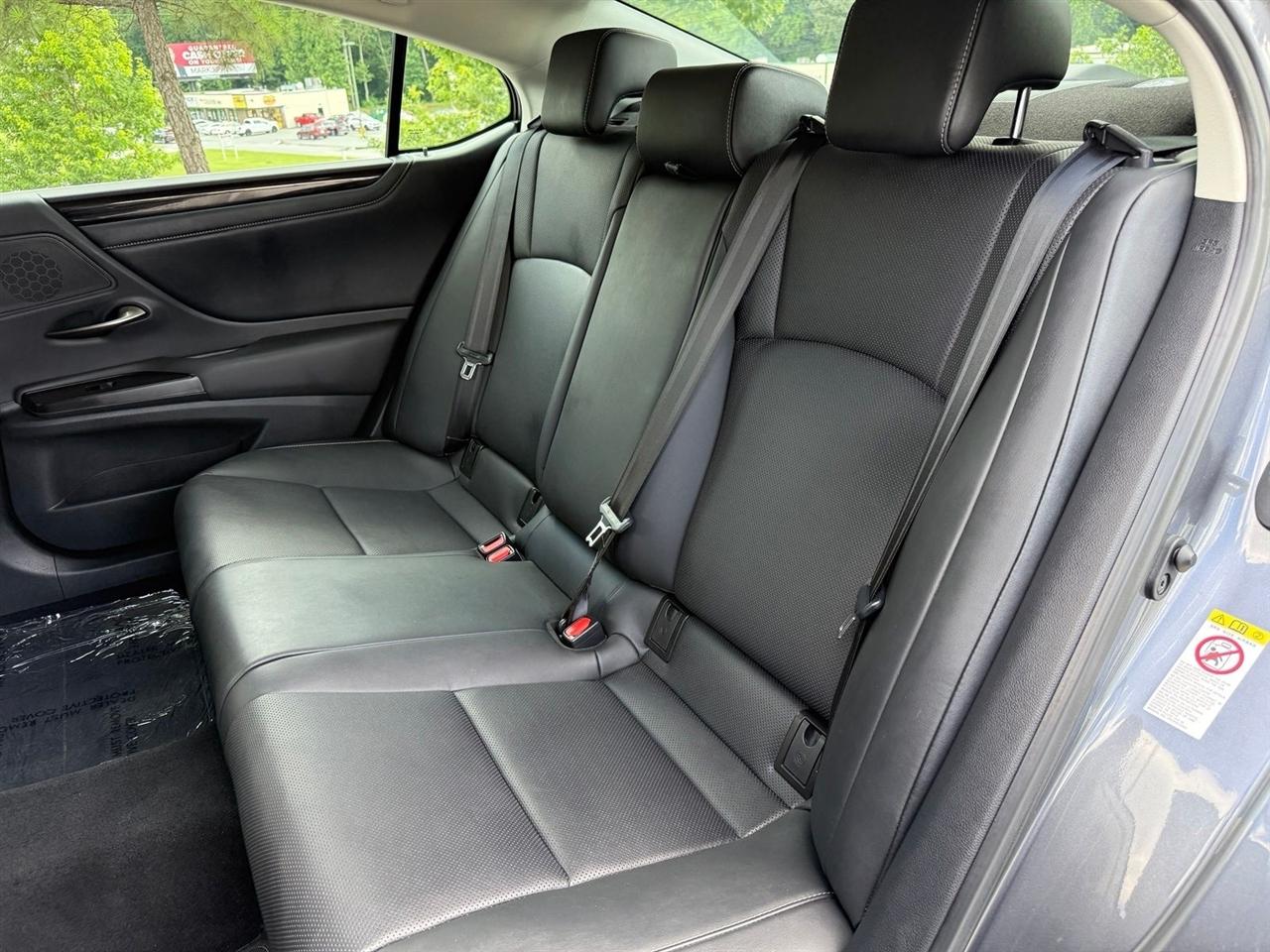 Lexus ES  2019