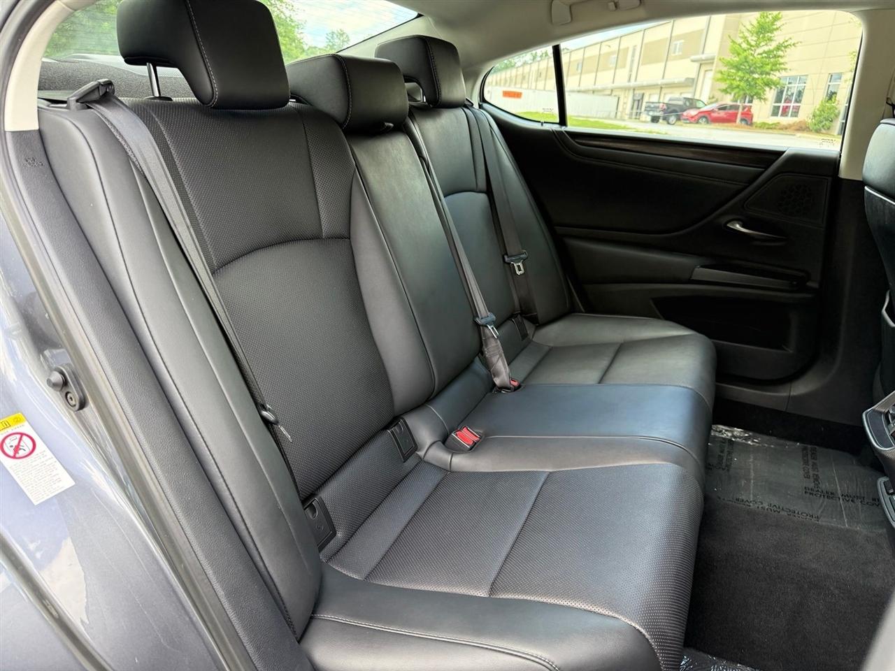 Lexus ES  2019