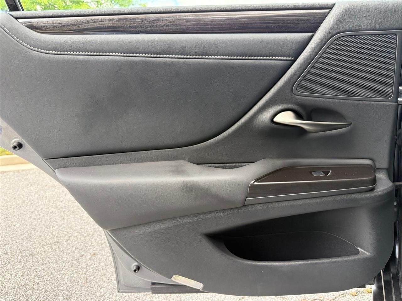 Lexus ES  2019