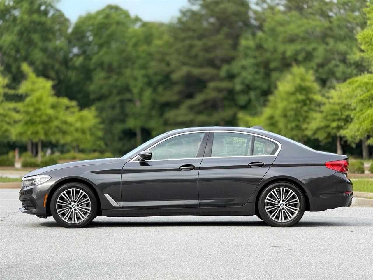 BMW 5 Series  2019